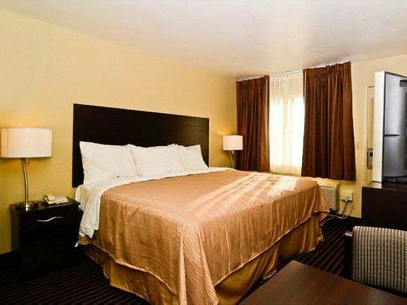 Americas Best Value Inn & Suites Escondido Dış mekan fotoğraf